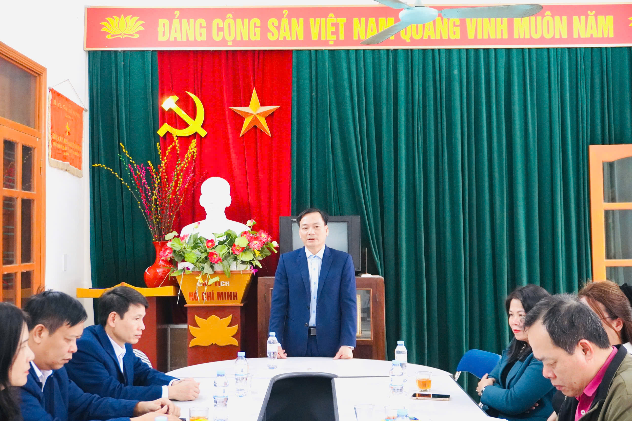 Trung tâm Y tế thành phố Thuỷ Nguyên đã tổ chức Hội nghị công bố và nhận Quyết định bổ nhiệm chức vụ Trưởng trạm Y tế cho 21 đồng chí Trạm trưởng của 21 trạm Y tế xã, phường trên địa bàn thành phố Thuỷ Nguyên.