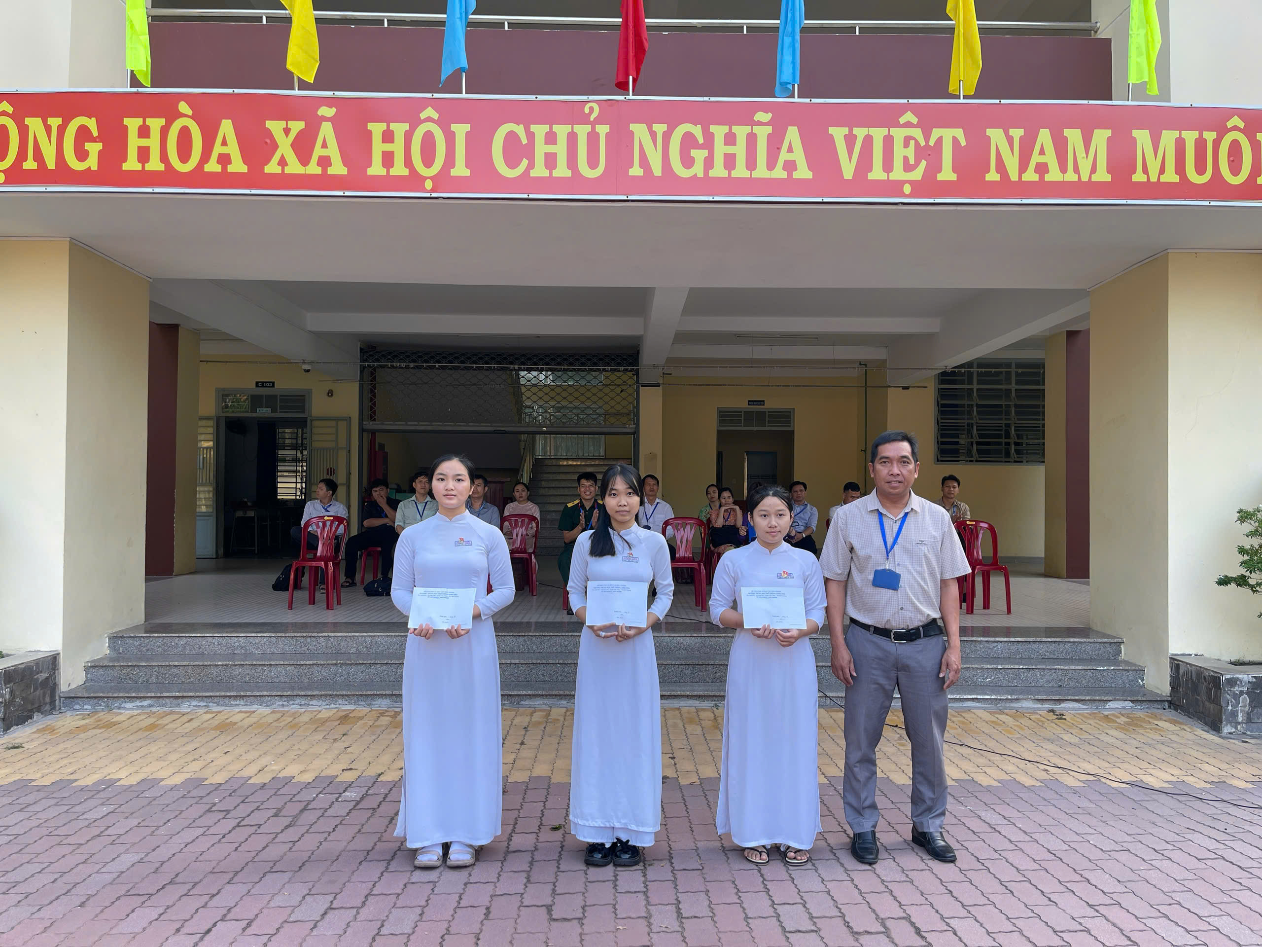 anh tin bai