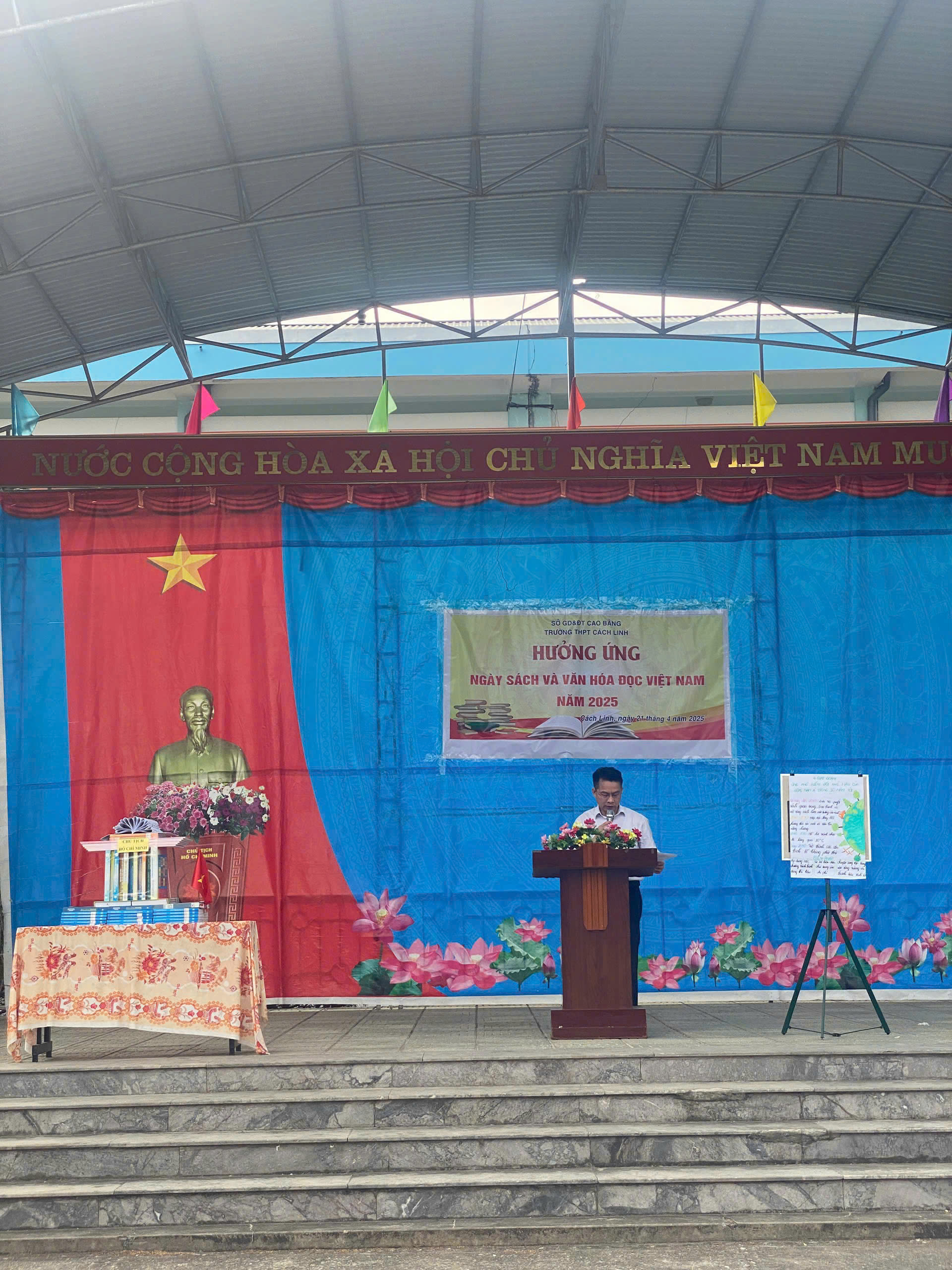 TRƯỜNG THPT CÁCH LINH HƯỞNG ỨNG NGÀY SÁCH VÀ VĂN HÓA ĐỌC VIỆT NAM NĂM 2025