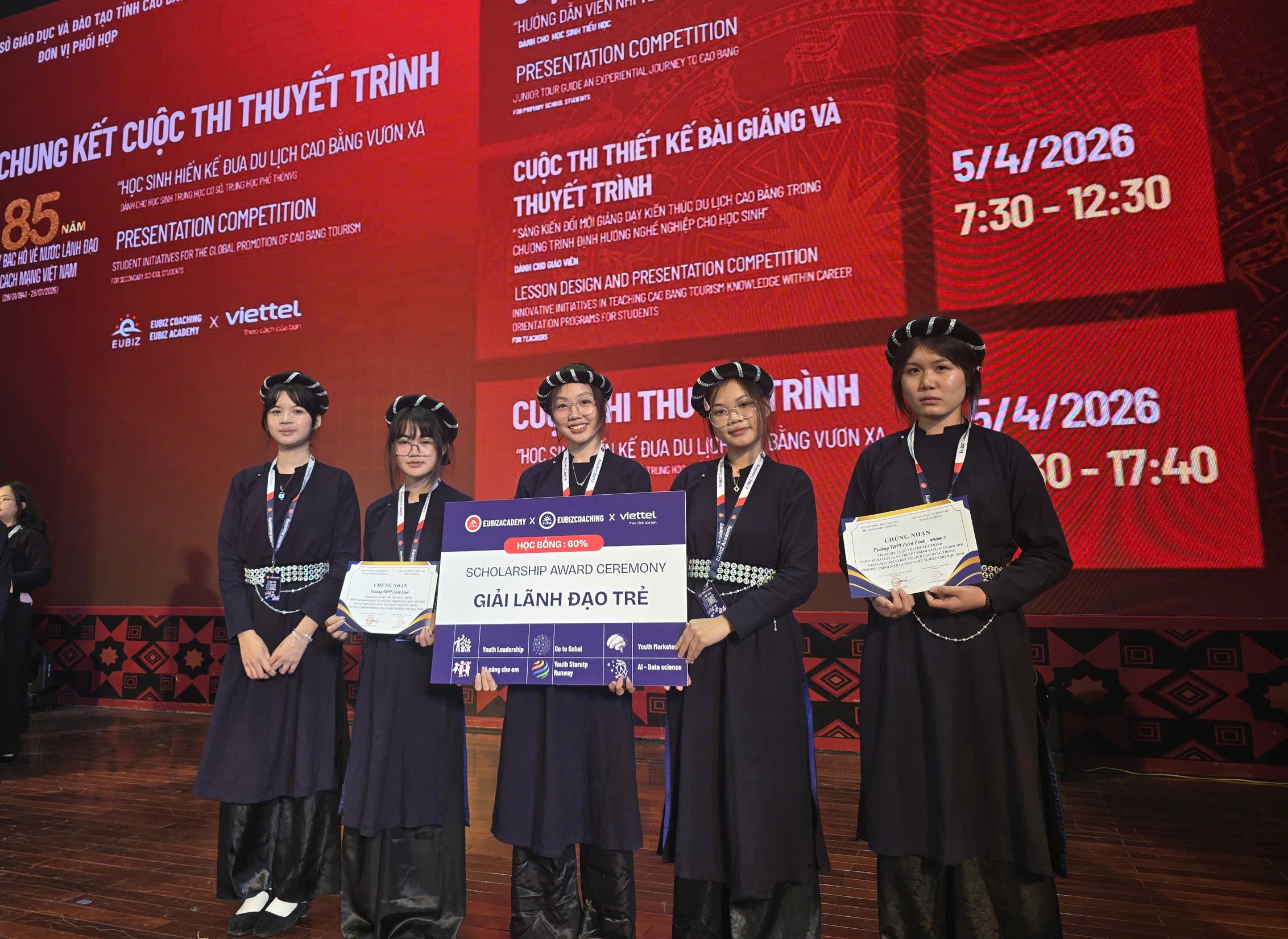 Đội thi lớp 10A Trường THPT Cách Linh đạt giải Lãnh đạo trẻ tại cuộc thi Học sinh hiến kế đưa du lịch Cao Bằng vươn xa