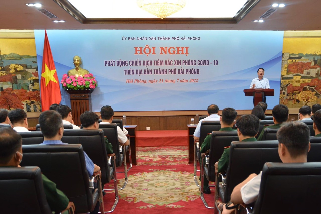 Hội nghị phát động chiến dịch tiêm vắc xin phòng COVID-19 trên địa bàn thành phố