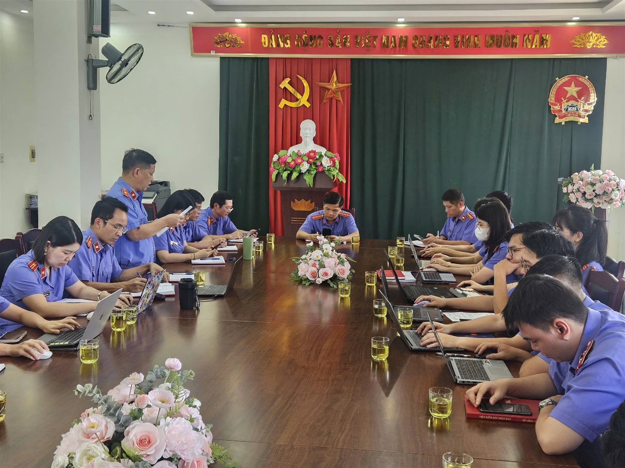 Chi bộ Viện kiểm sát nhân dân khu vực 6 - Hải Phòng tổ chức sinh hoạt chuyên đề "Tiếp tục nhận diện, đấu tranh phản bác các quan điểm sai trái, thù địch trong tình hình hiện nay "