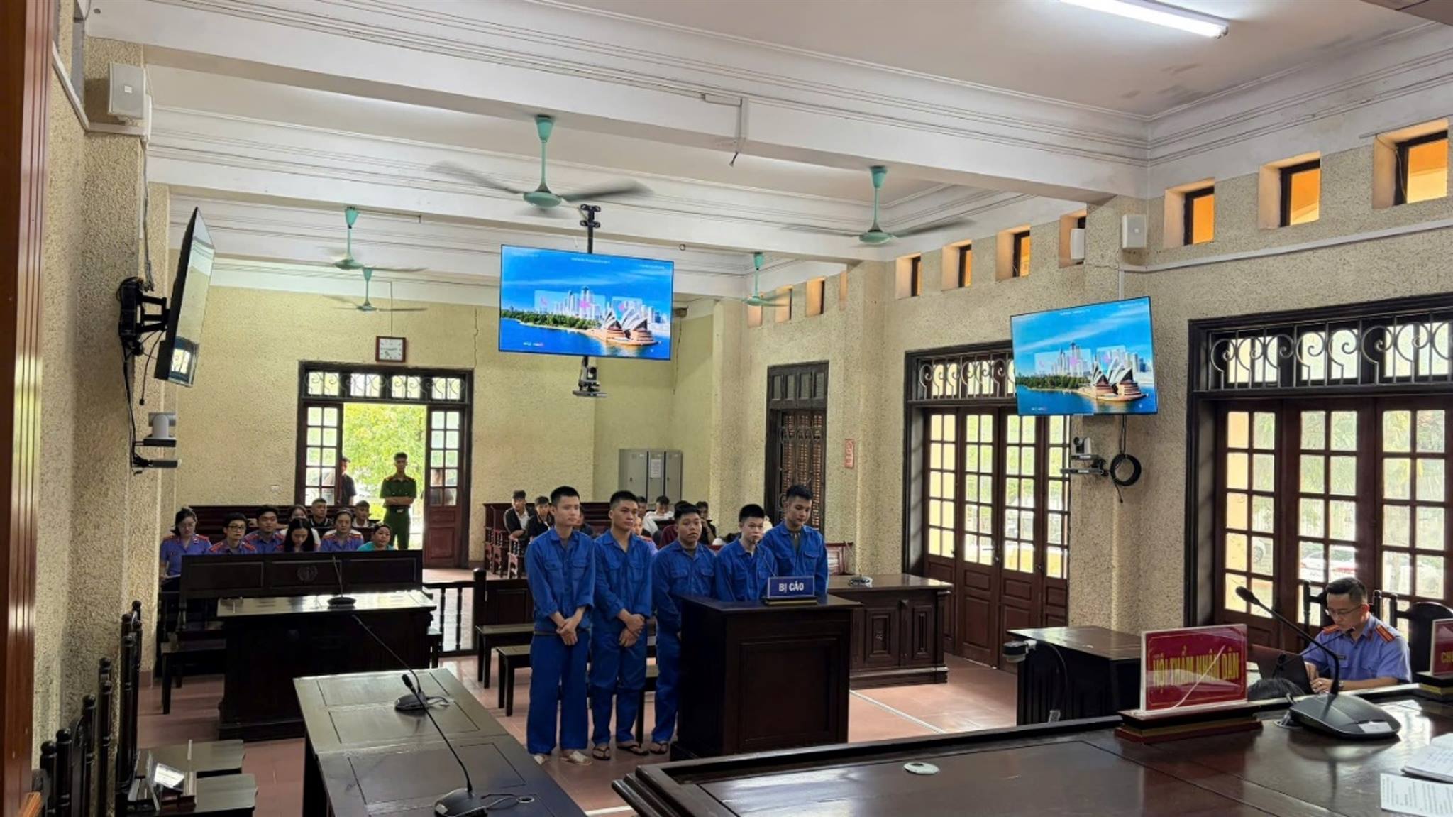 Viện Kiểm sát nhân dân khu vực 8 – Hải Phòng phối hợp tổ chức phiên tòa rút kinh nghiệm