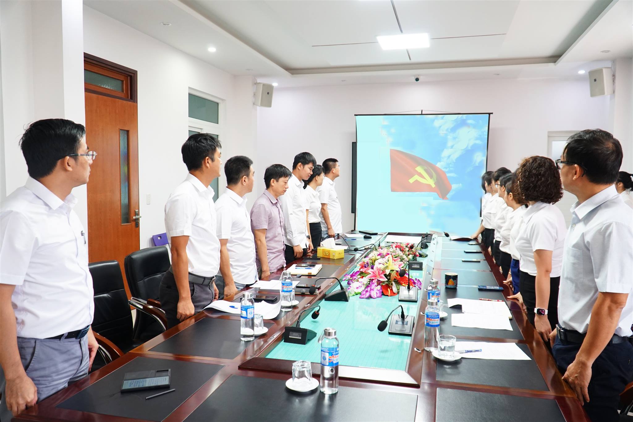 Lễ phát thẻ Đảng, công nhận đảng viên chính thức, kết nạp đảng viên mới năm 2024