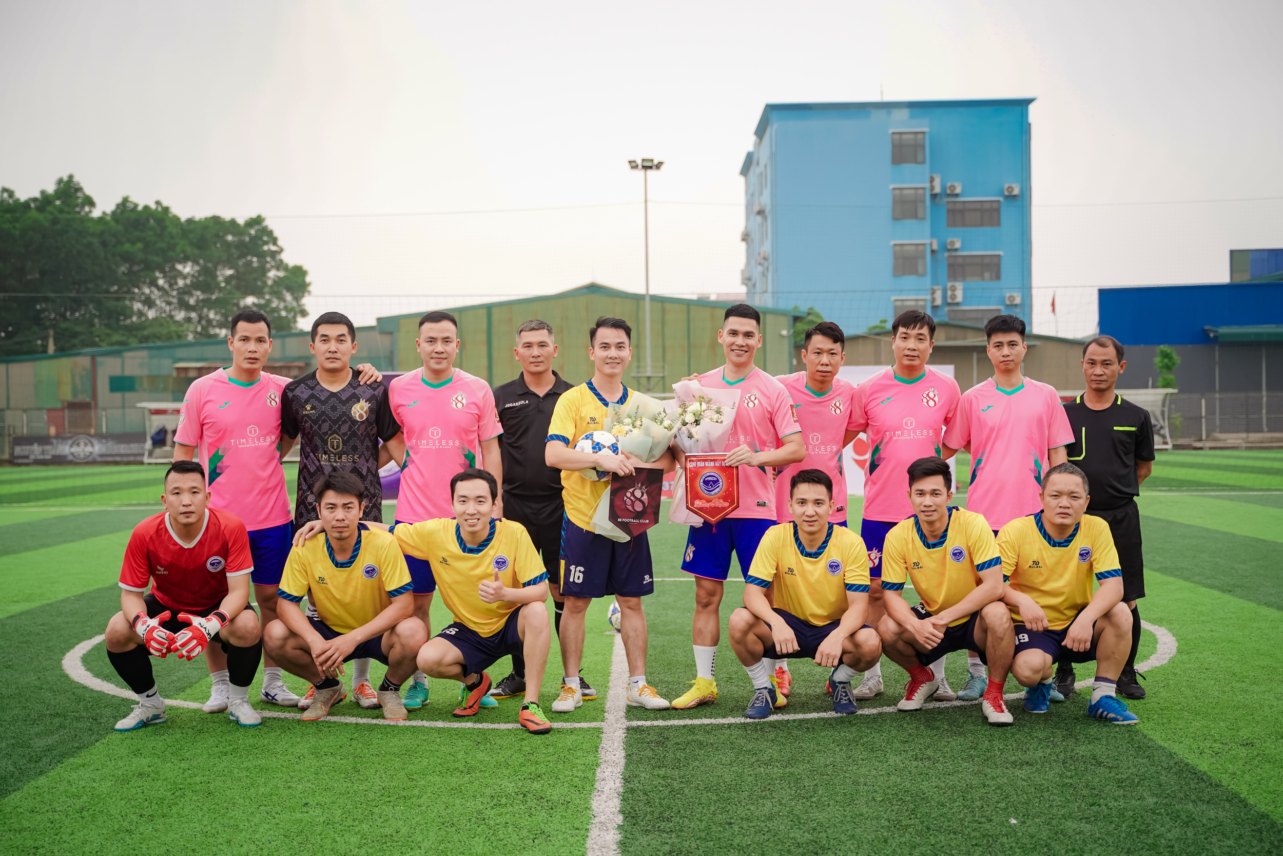 Giao lưu bóng đá