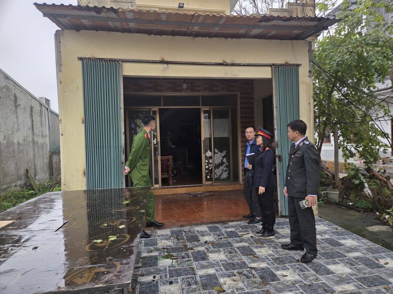 Viện KSND khu vực 12 – Hải Phòng kiểm sát việc người phải thi hành án tự nguyện giao tài sản cho người được thi hành án