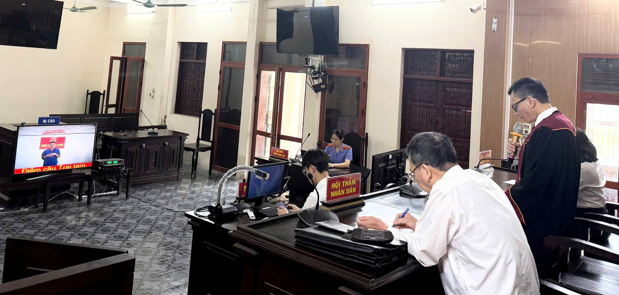 Phối hợp xét xử trực tuyến vụ án “Vận chuyển hàng cấm” trong tiến trình chuyển đổi số tư pháp