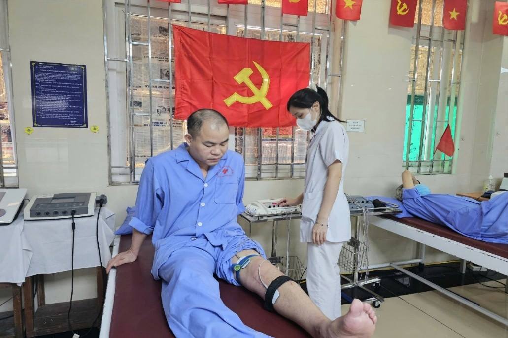 Anh-tin-bai