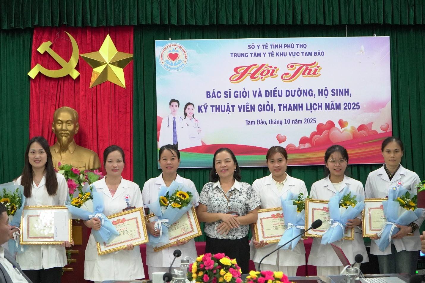 TỎA SÁNG TÀI NĂNG - VỮNG VÀNG CHUYÊN MÔN: HỘI THI ĐIỀU DƯỠNG, NỮ HỘ SINH VÀ KỸ THUẬT VIÊN GIỎI NĂM 2025