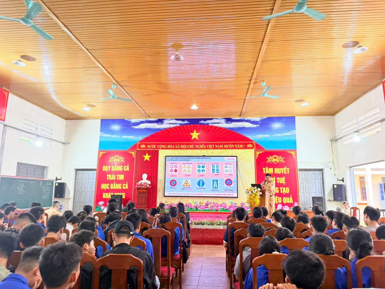 anh tin bai