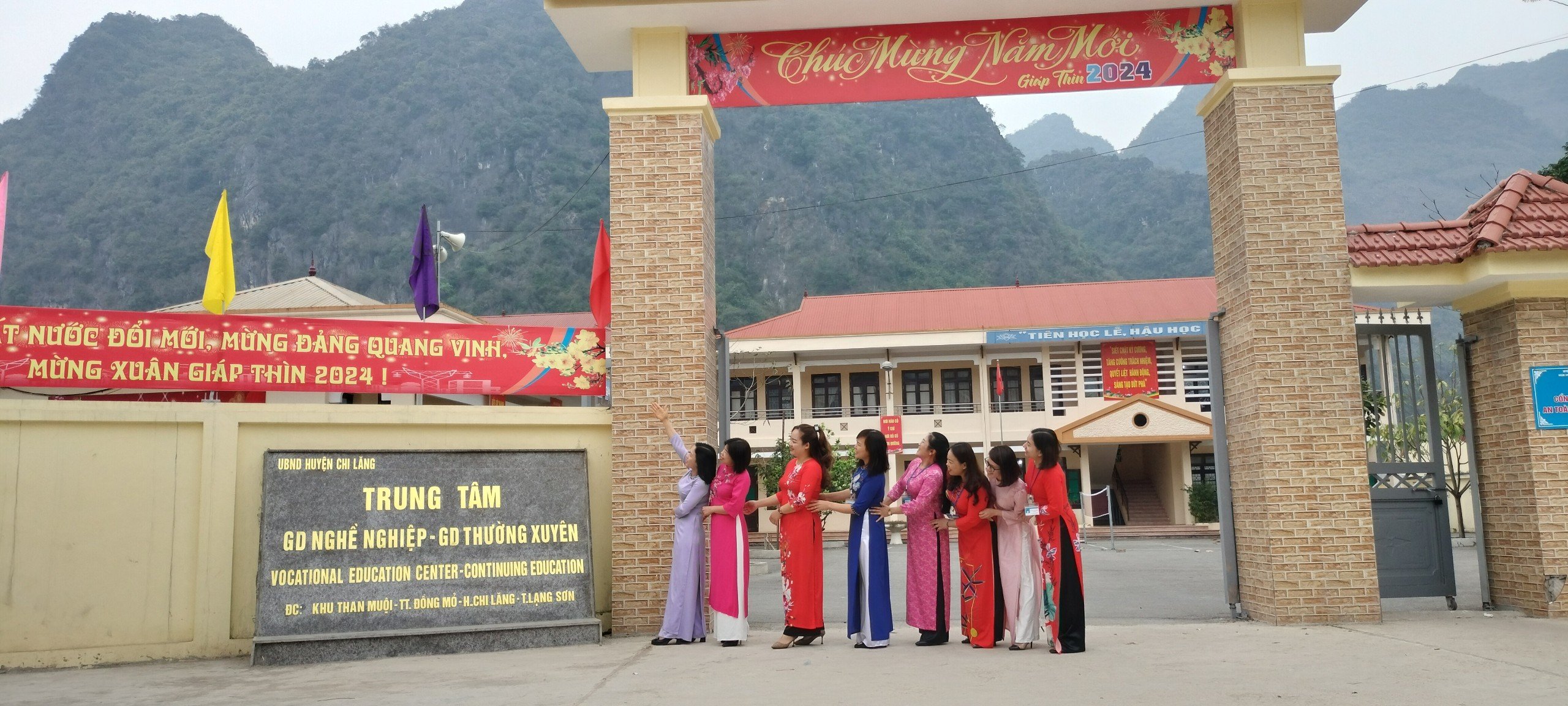 Hình ảnh CB, GV, NV TTGDNN-GDTX Huyện Chi Lăng