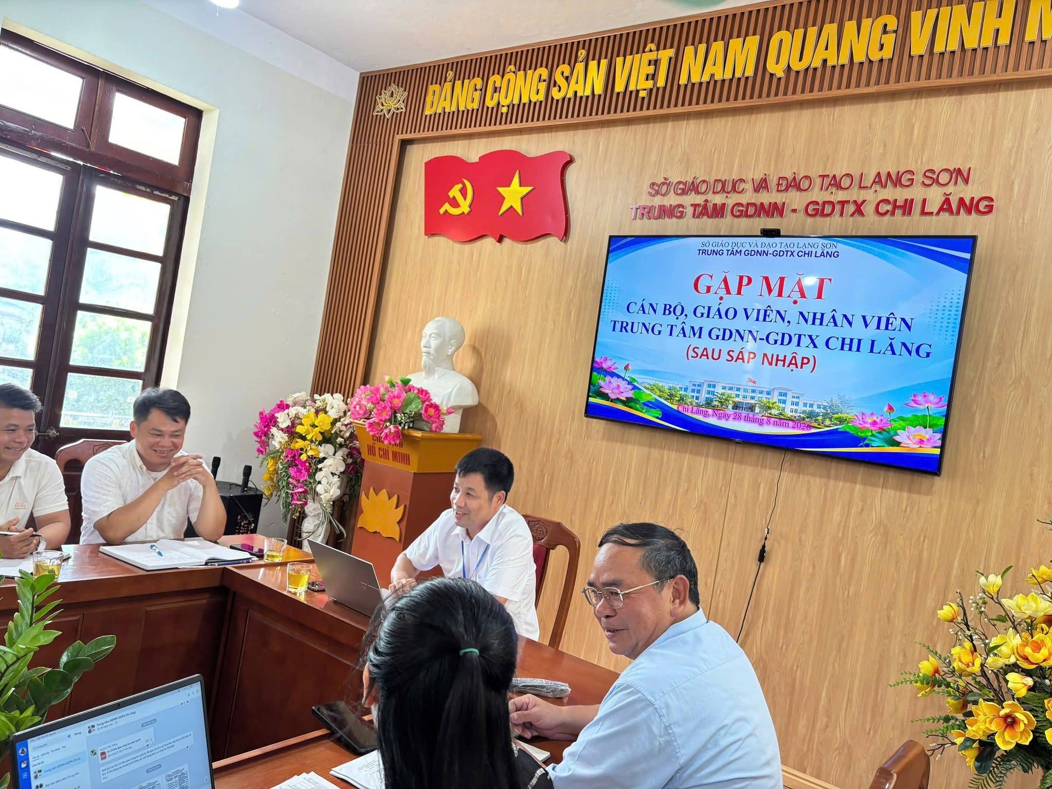 anh tin bai