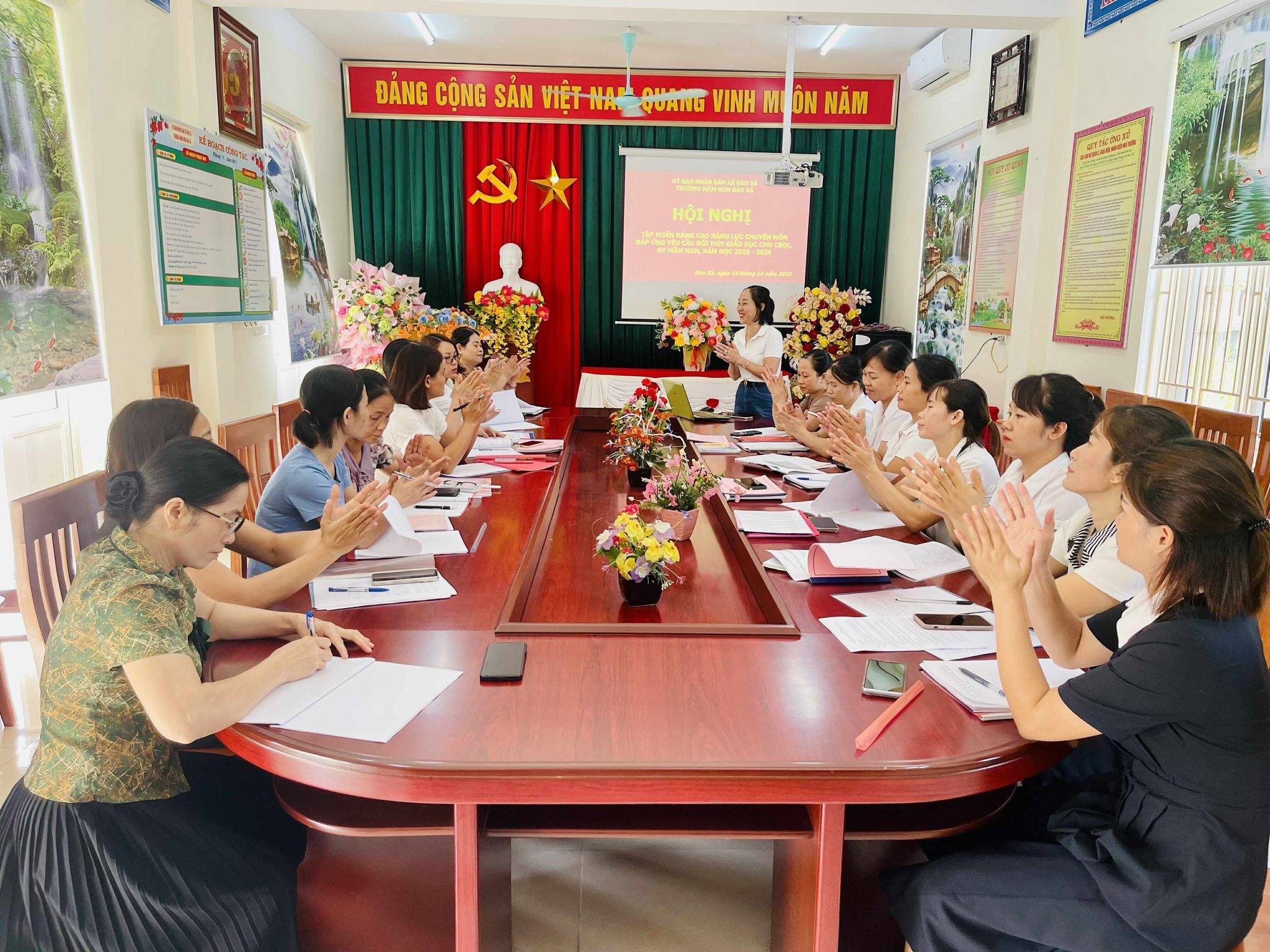 HỘI NGHỊ TẬP HUẤN NÂNG CAO NĂNG LỰC CHUYÊN MÔN ĐÁP ỨNG YÊU CẦU ĐỔI MỚI CHO CBQL , GV MẦM NON NĂM HỌC 2025 - 2026 