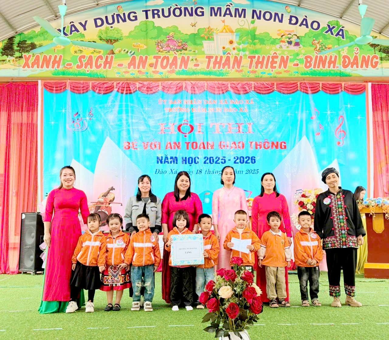 TRƯỜNG MẦM NON ĐÀO XÁ TỔ CHỨC THÀNH CÔNG HỘI THI "BÉ VỚI AN TOÀN GIAO THÔNG" NĂM HỌC 2025 - 2026