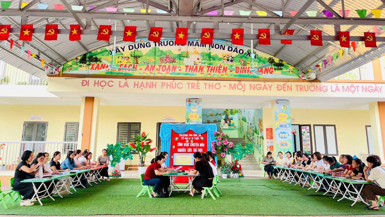TRƯỜNG MẦM NON ĐÀO XÁ TIẾN HÀNH TỔ CHỨC SINH HOẠT CHUYÊN MÔN THEO HƯỚNG NGHIÊN CỨU BÀI HỌC
