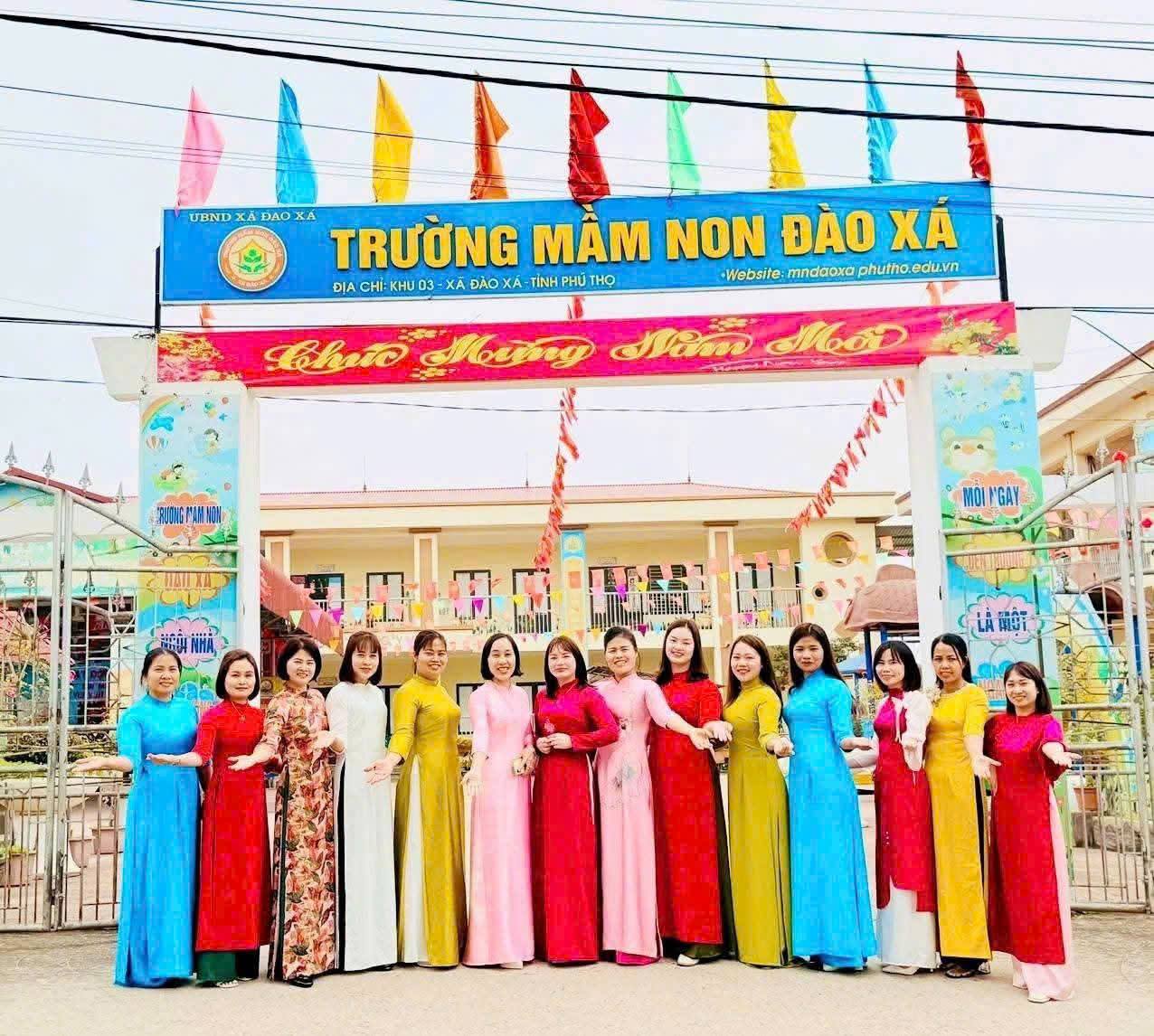 TRƯỜNG MẦM NON ĐÀO XÁ HƯỞNG ỨNG TUẦN LỄ ÁO DÀI VIỆT NAM