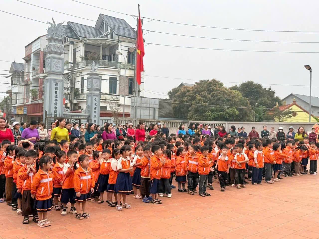 TRƯỜNG MẦM NON ĐÀO XÁ TỔ CHỨC CHO TRẺ THAM QUAN “ĐÌNH ĐÀO XÁ "