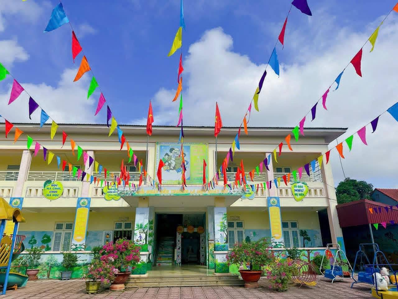 Trường Mầm non Sơn Thủy tích cực lao động, vệ sinh môi trường sẵn sàng chào đón năm học mới năm học 2025–2026