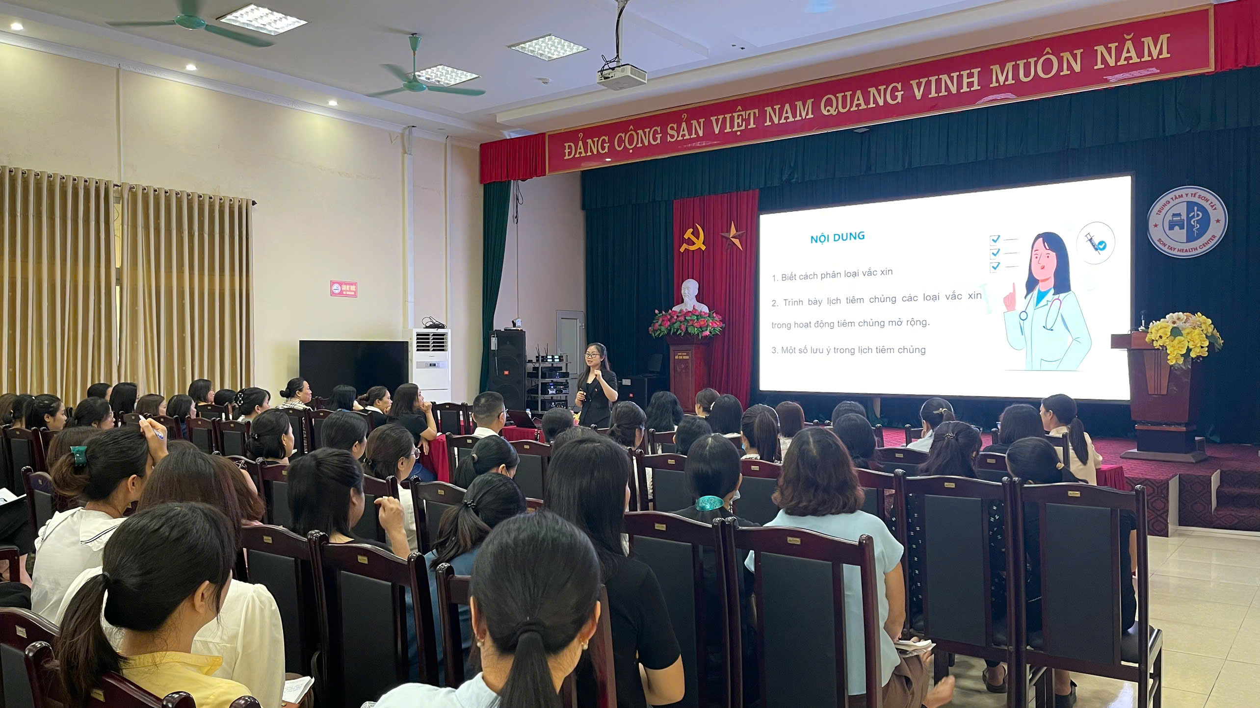 Tập huấn nâng cao năng lực chuyên môn tiêm chủng cho cán bộ y tế