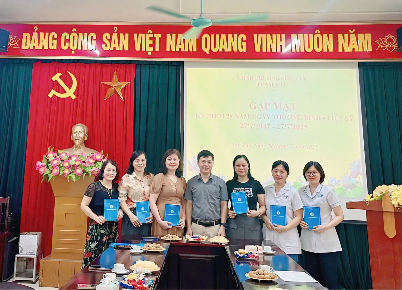 TRẠM Y TẾ PHƯỜNG SƠN TÂY TỔ CHỨC GẶP MẶT THÂN NHÂN CÁC GIA ĐÌNH LIỆT SỸ, THƯƠNG BINH NHÂN KỶ NIỆM 78 NĂM NGÀY THƯƠNG BINH - LIỆT SỸ (27/7/1947 – 27/7/2025)