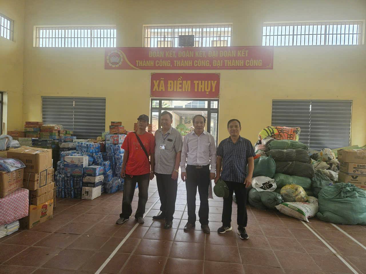 TRƯỜNG THCS CHÂU CAN TỔ CHỨC QUYÊN GÓP ỦNG HỘ ĐỒNG BÀO BỊ THIỆT HẠI DO CƠN BÃO SỐ 10 (BUALOI)