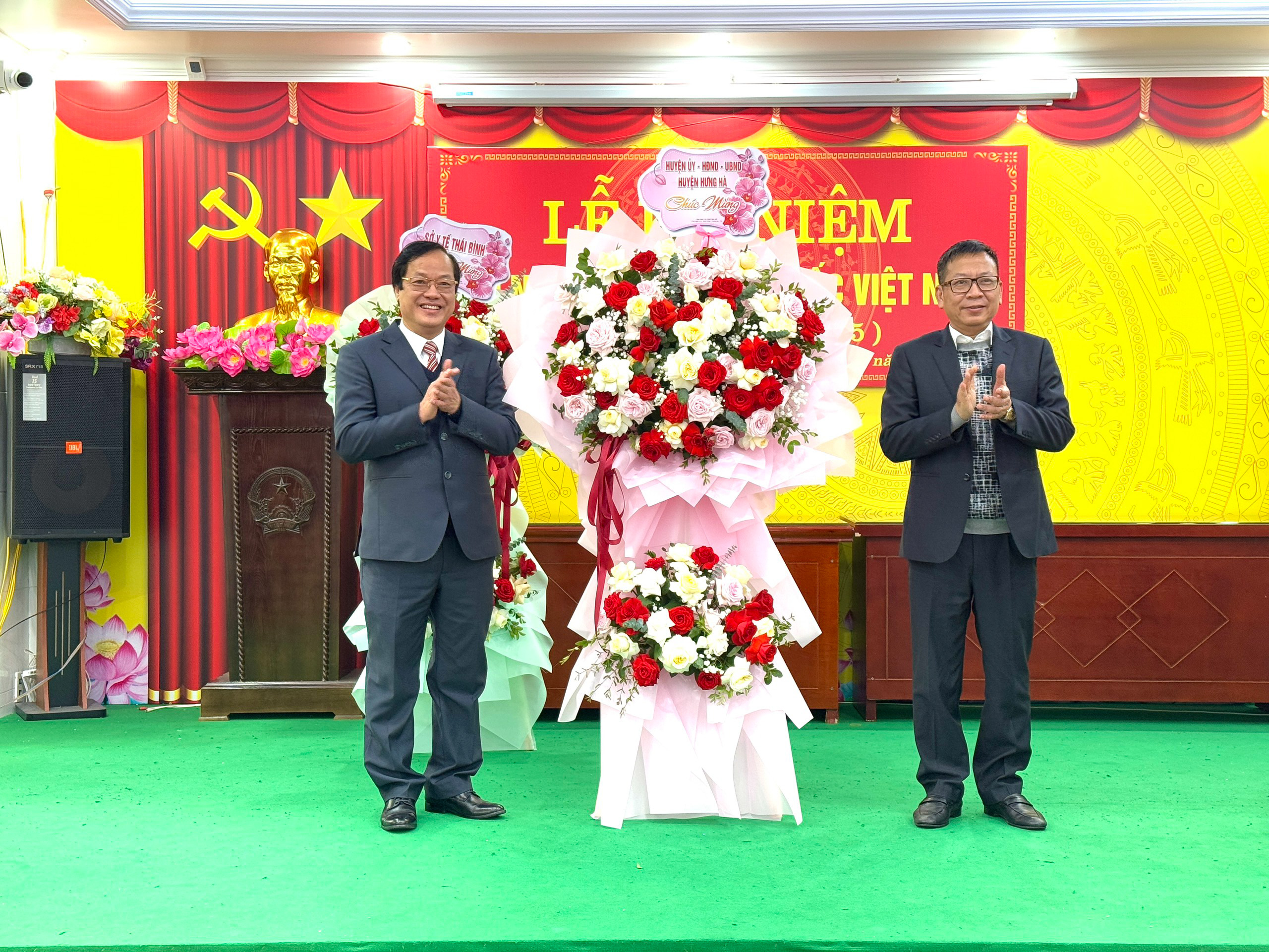 Chiều ngày 25/02, Bệnh viện Đa khoa Hưng Hà  long trọng tổ chức Lễ kỷ niệm 70 năm ngày truyền thống ngành Y tế Việt Nam (27/02/1955 - 27/02/2025)
