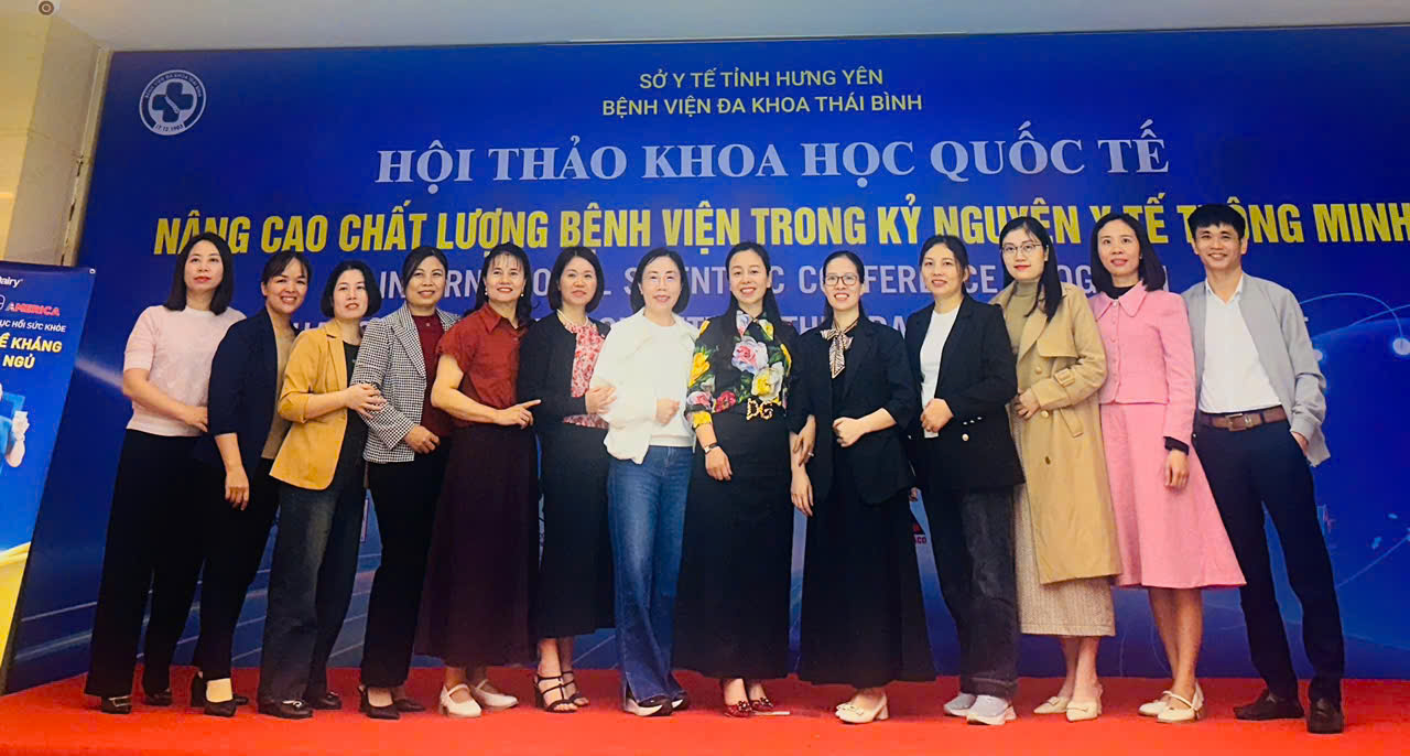hội thảo khoa học quốc tế  Nâng cao chất lượng bệnh viện trong kỷ nguyên y tế thông minh .