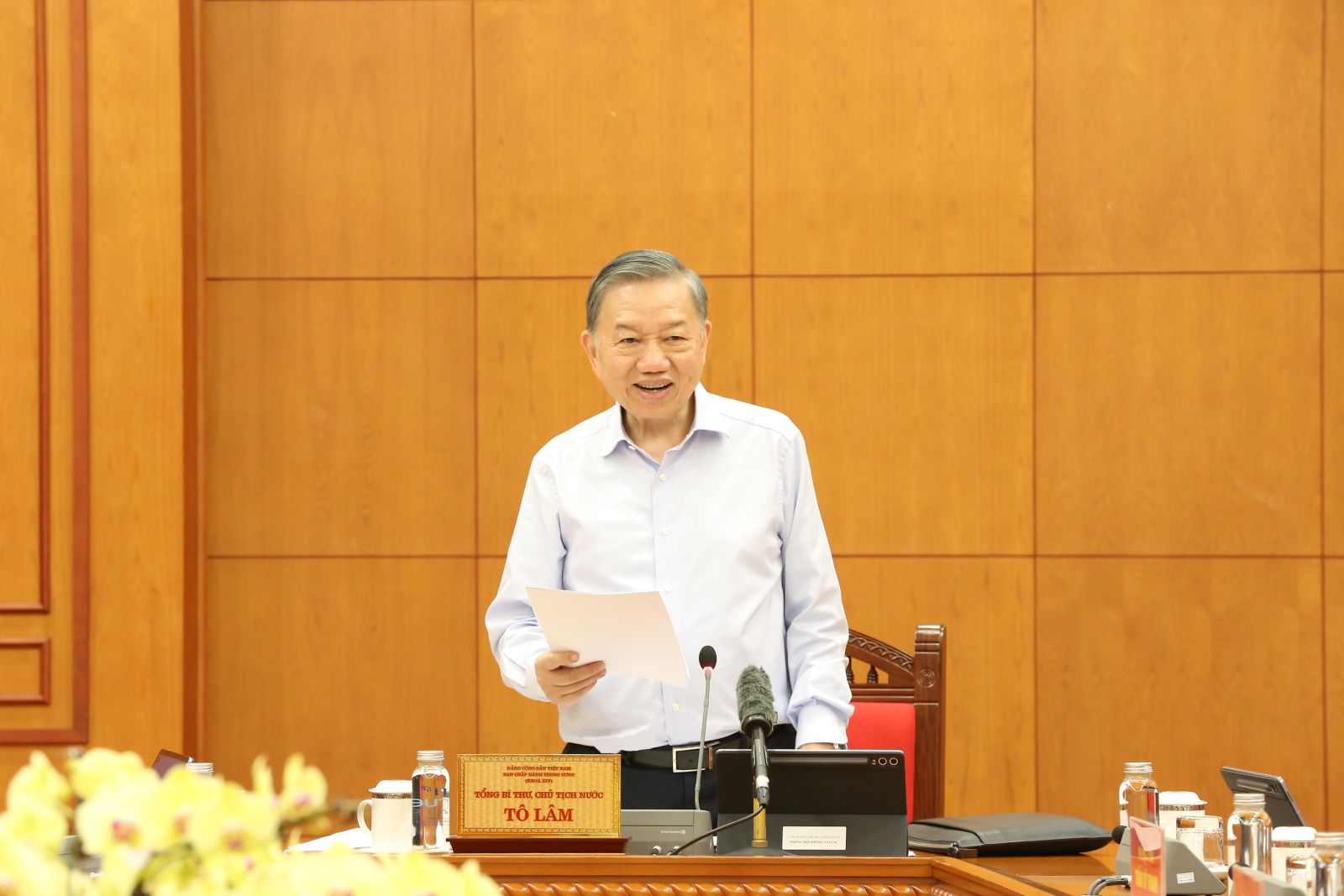 Nghị quyết mới phải thực sự tạo ra bước phát triển mới về tư duy, thể chế và phương thức công tác cán bộ