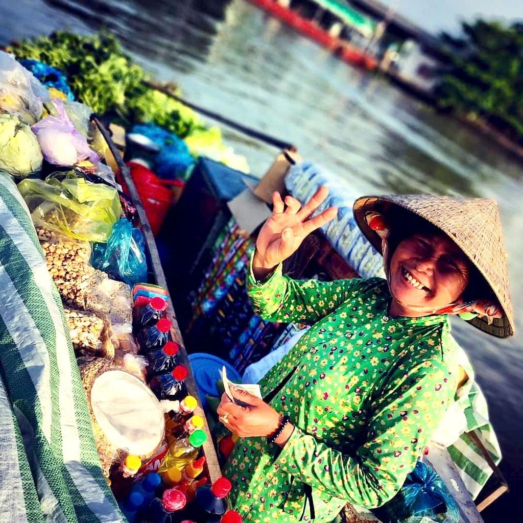 So sánh mức độ hạnh phúc giữa người theo tôn giáo và không theo tôn giáo ở vùng đồng bằng sông Cửu Long
