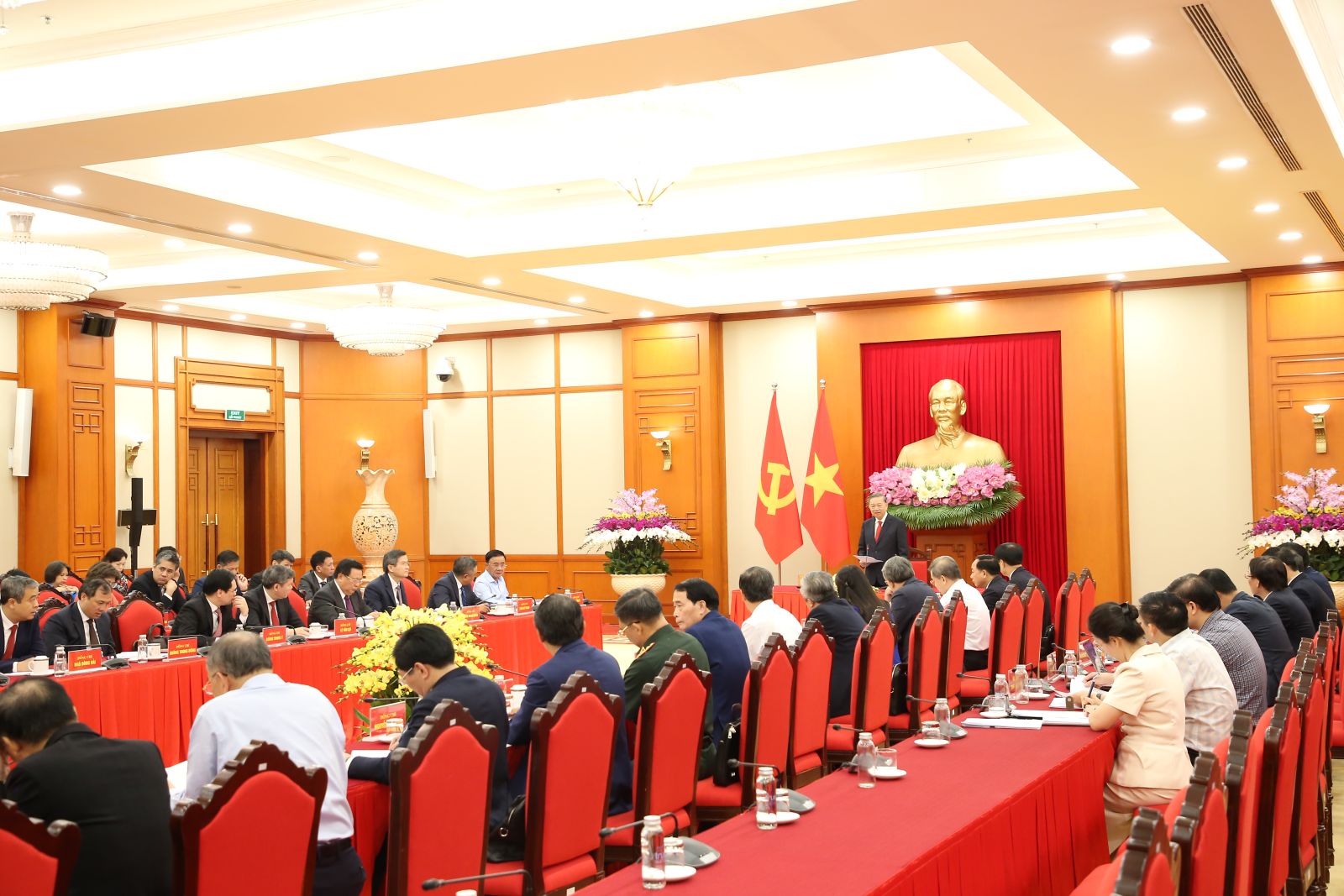 Anh-tin-bai