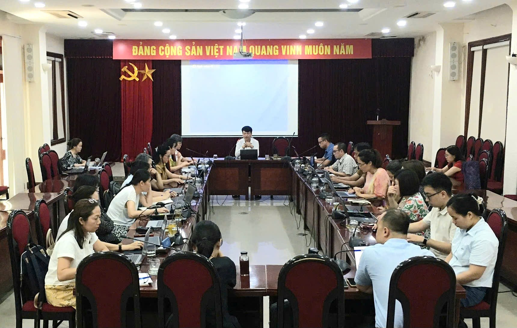 Chi bộ Viện Nghiên cứu Con người, Gia đình và Giới tổ chức Hội nghị Sơ kết công tác 6 tháng đầu năm, nhiệm vụ, giải pháp trọng tâm 6 tháng cuối năm 2026