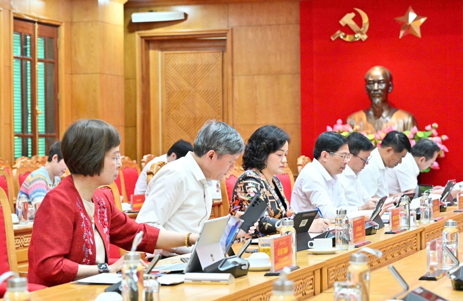 Anh-tin-bai