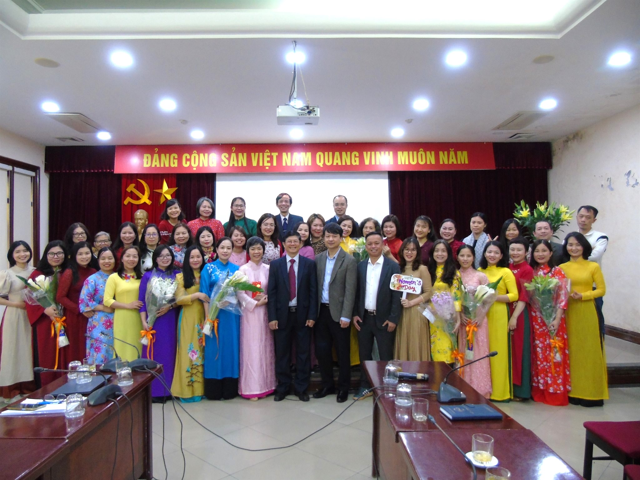 Viện Nghiên cứu Con người, Gia đình và Giới chào mừng Ngày Quốc tế Phụ nữ 8/3 và Ngày Quốc tế Hạnh phúc 20/3