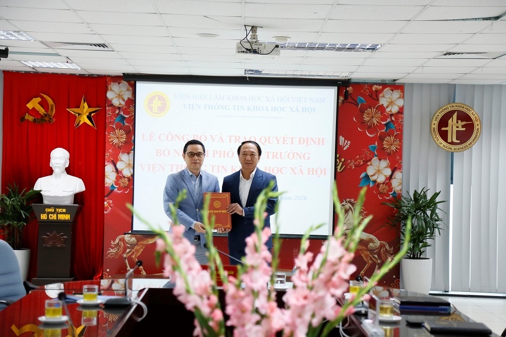 Lễ công bố và trao Quyết định điều động, bổ nhiệm Phó Viện trưởng Viện Thông tin Khoa học xã hội 