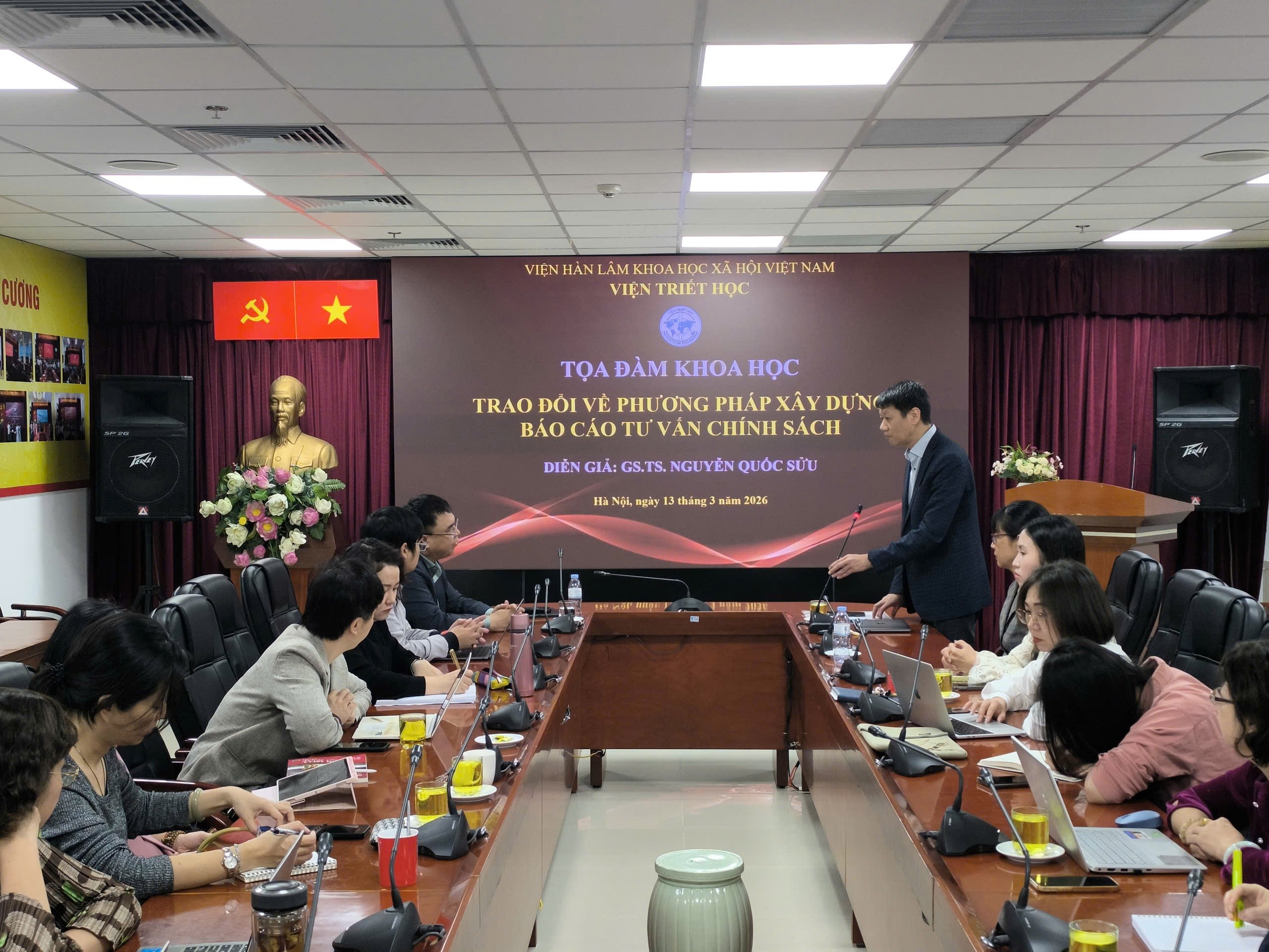 Tọa đàm khoa học: “Trao đổi về phương pháp xây dựng báo cáo tư vấn chính sách”