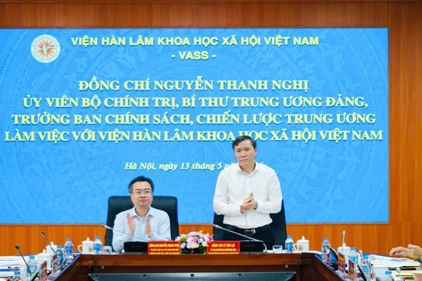 Đồng chí Nguyễn Thanh Nghị, Ủy viên Bộ Chính trị, Bí thư Trung ương Đảng, Trưởng ban Chính sách, Chiến lược Trung ương làm việc với Viện Hàn lâm Khoa học xã hội Việt Nam