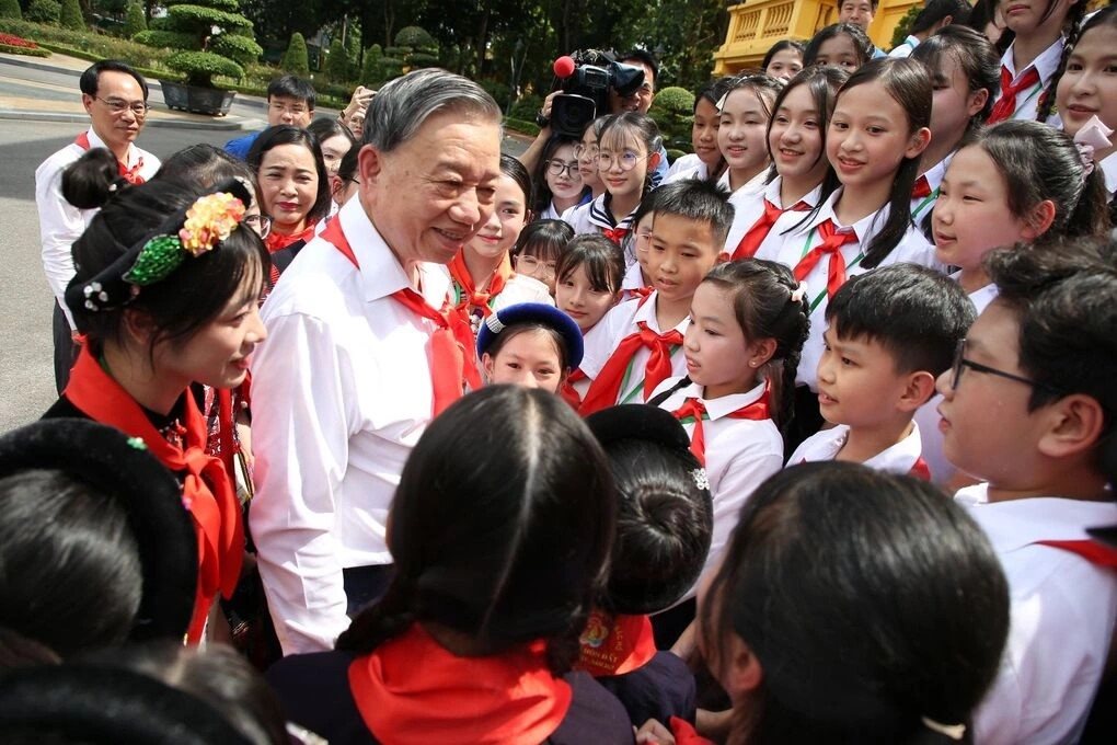 Anh-tin-bai