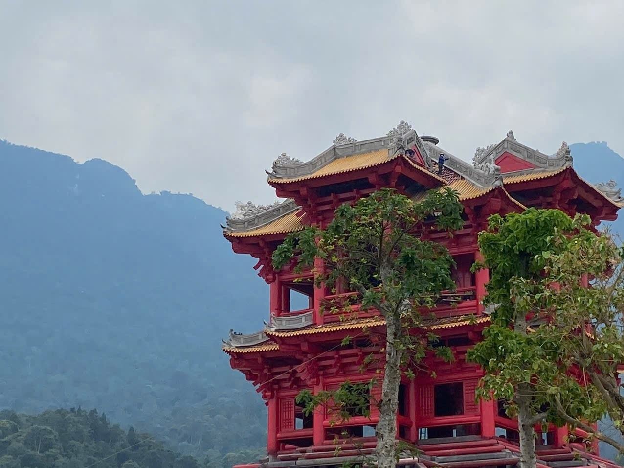 Nâng cao vốn con người trong giảm nghèo bền vững và hàm ý đối với bảo vệ nền tảng tư tưởng của đảng: Nghiên cứu trường hợp xã Tây Yên Tử, tỉnh Bắc Ninh