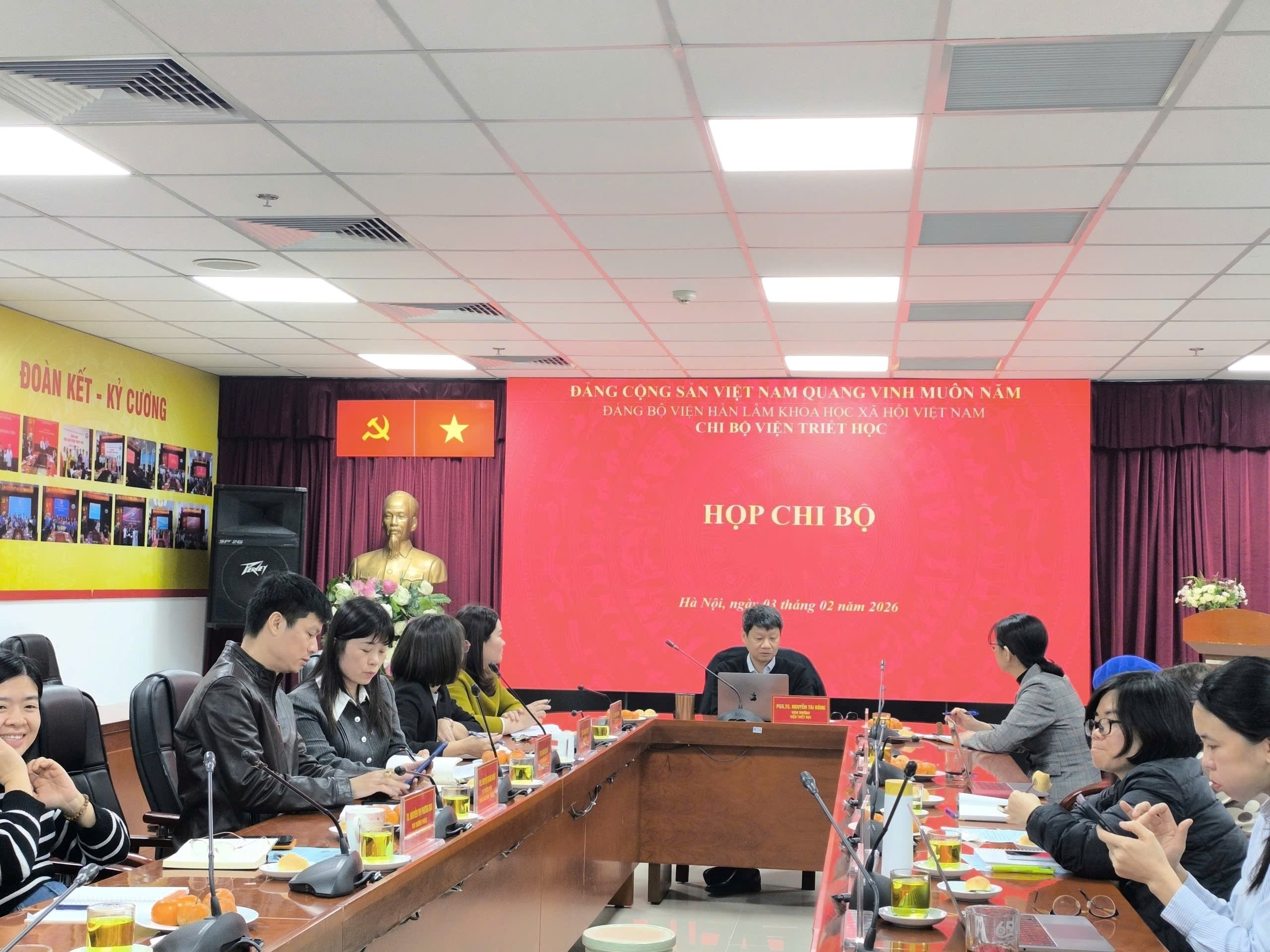 Chi bộ Viện Triết học tổ chức sinh hoạt Chi bộ định kỳ tháng 2 năm 2026: Tự hào 96 năm dưới cờ Đảng, vững tin bước vào kỷ nguyên vươn mình của dân tộc