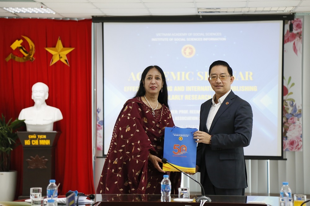 Tọa đàm khoa học: Kỹ năng viết và công bố quốc tế hiệu quả các bài báo khoa học