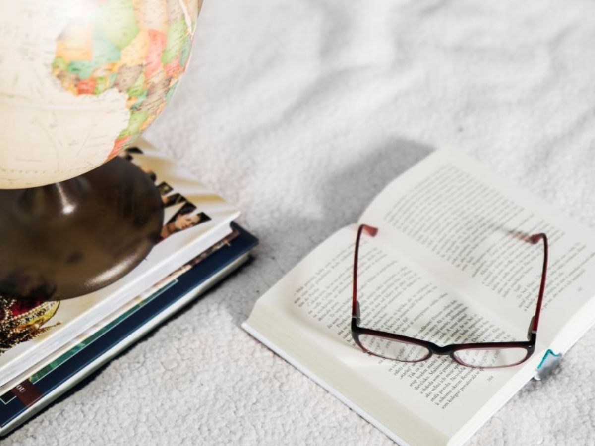 "Văn học thế giới” trong bối cảnh thời đại số: từ sự dịch chuyển về mặt nội hàm khái niệm đến phạm vi và phương thức nghiên cứu