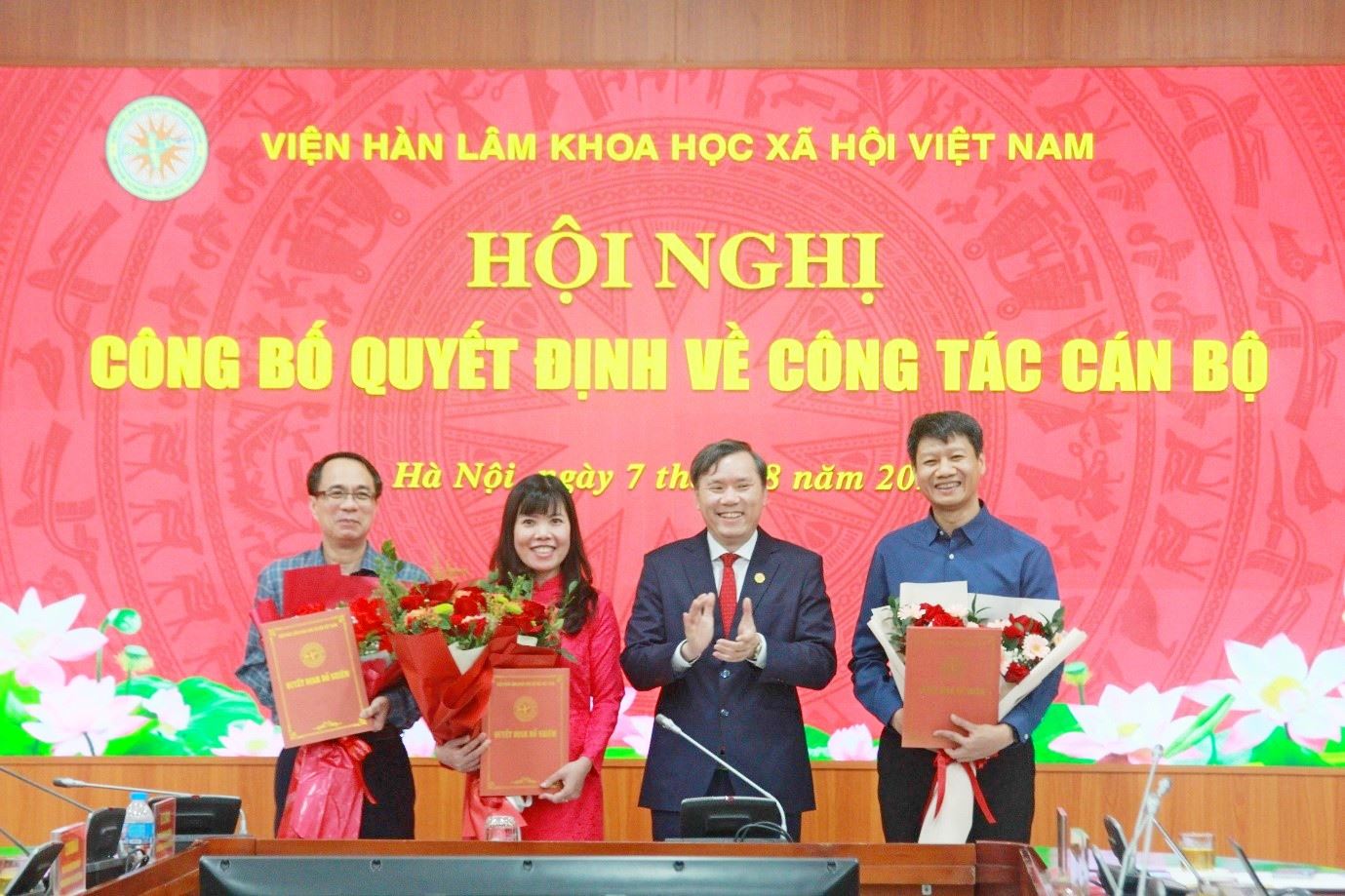 Viện Hàn lâm Khoa học xã hội Việt Nam công bố các quyết định về công tác cán bộ