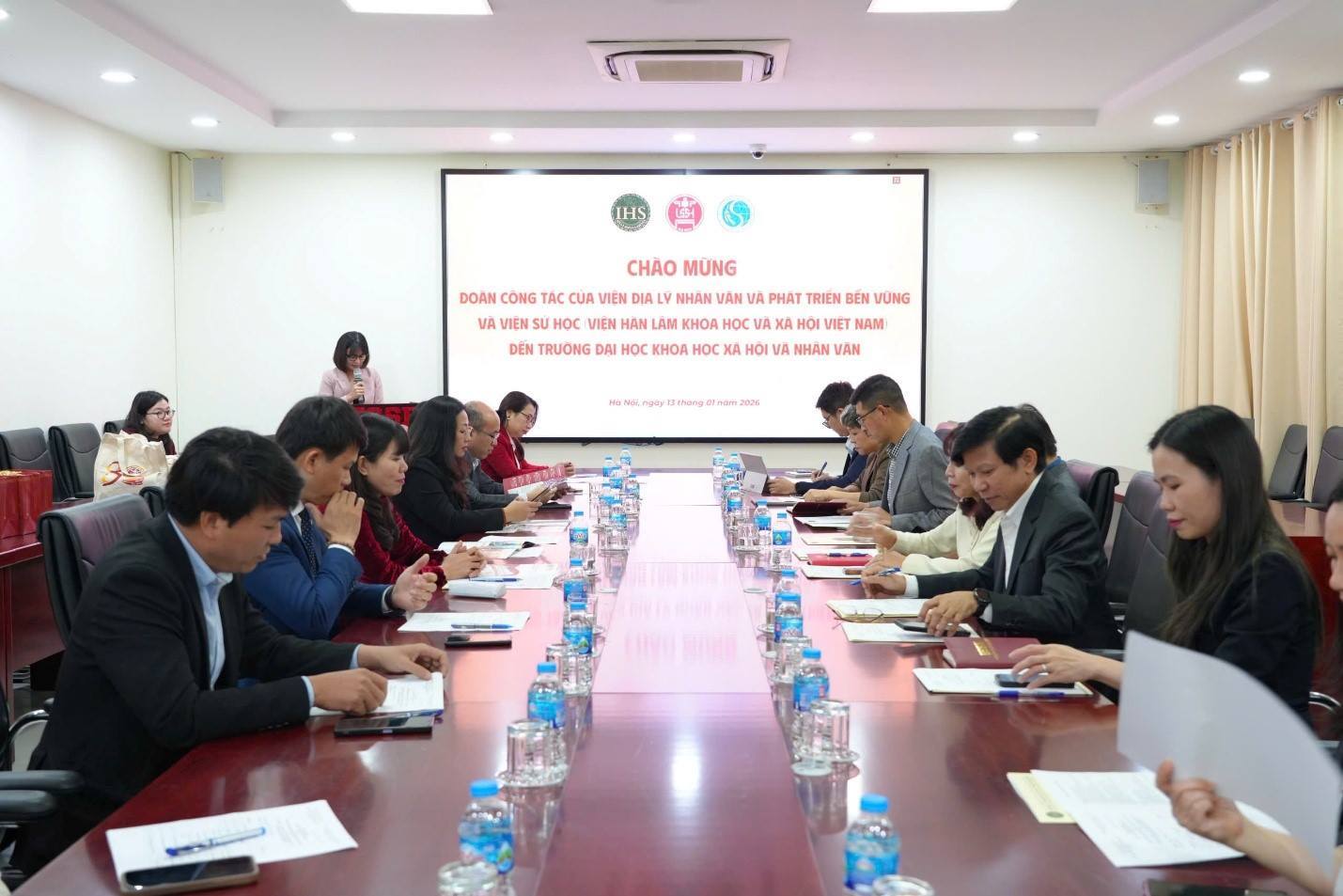 Description: Anh-tin-bai