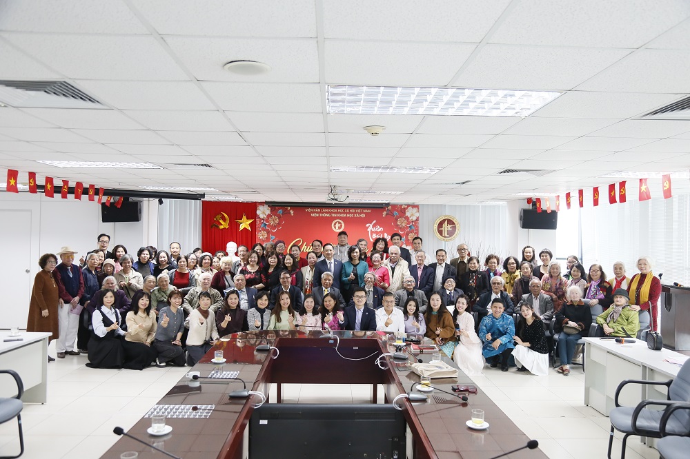 Description: Anh-tin-bai