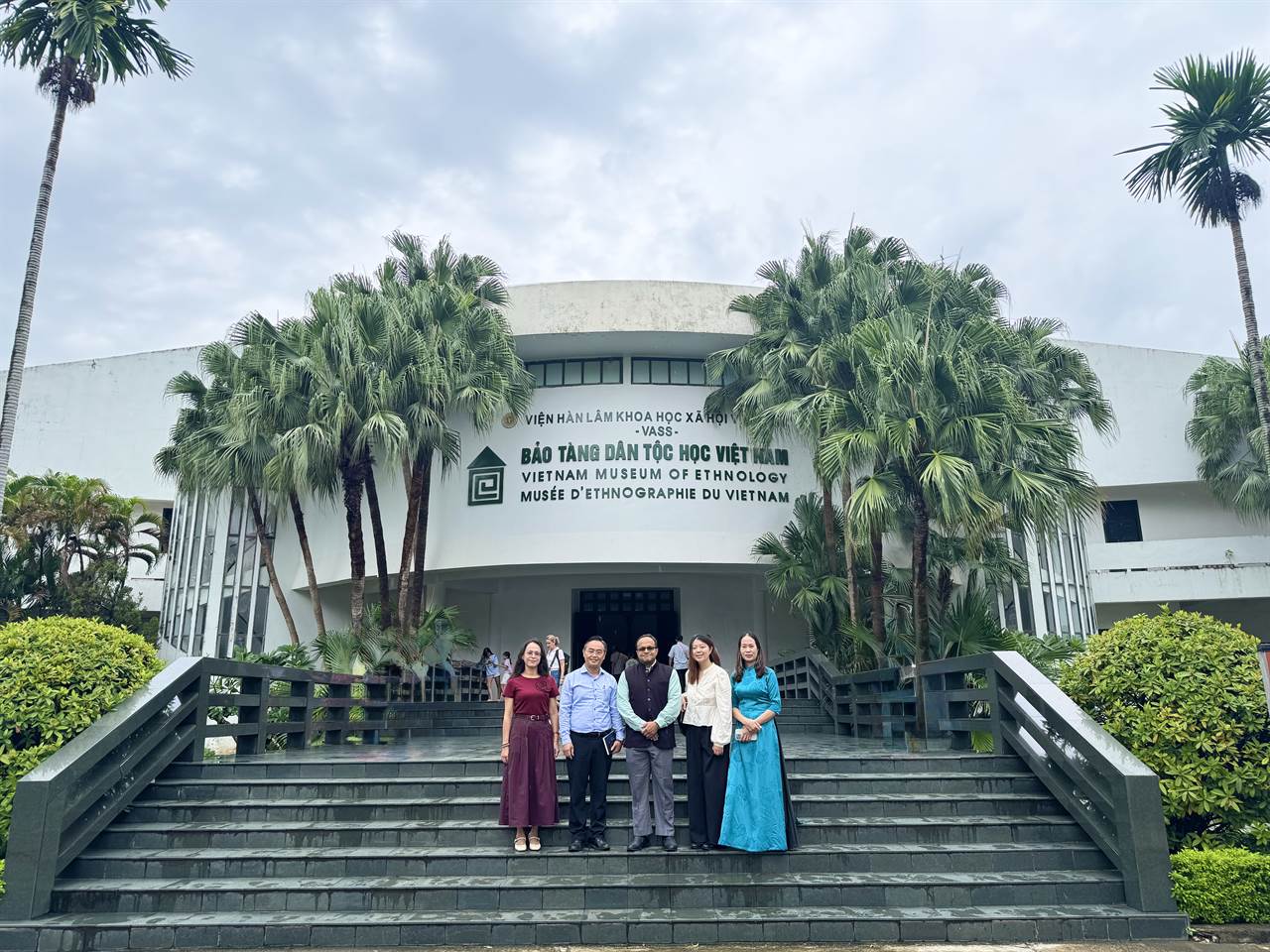 Phó Đại sứ Ấn Độ thăm và làm việc tại Bảo tàng Dân tộc học Việt Nam