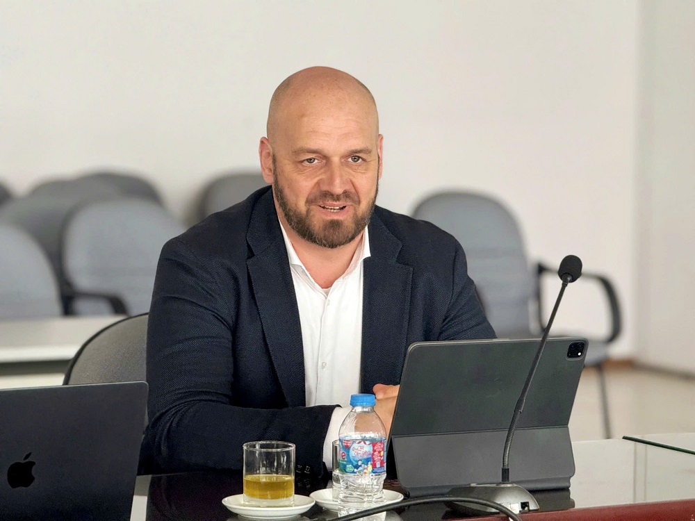 Description: Anh-tin-bai