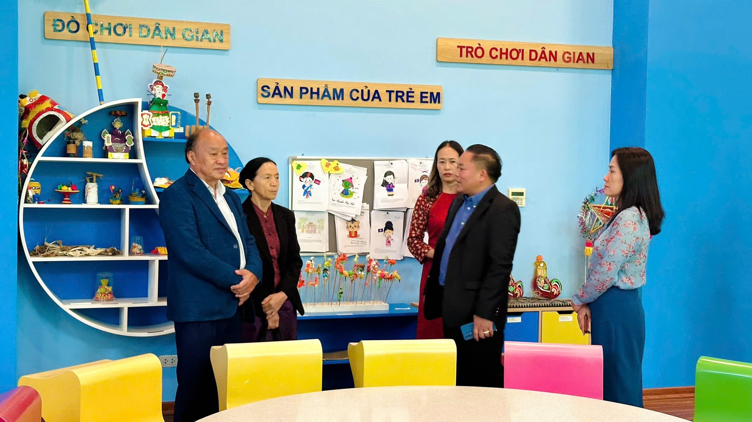 Anh-tin-bai