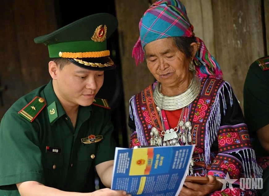 Đồng hành chuyển đổi số nơi biên giới