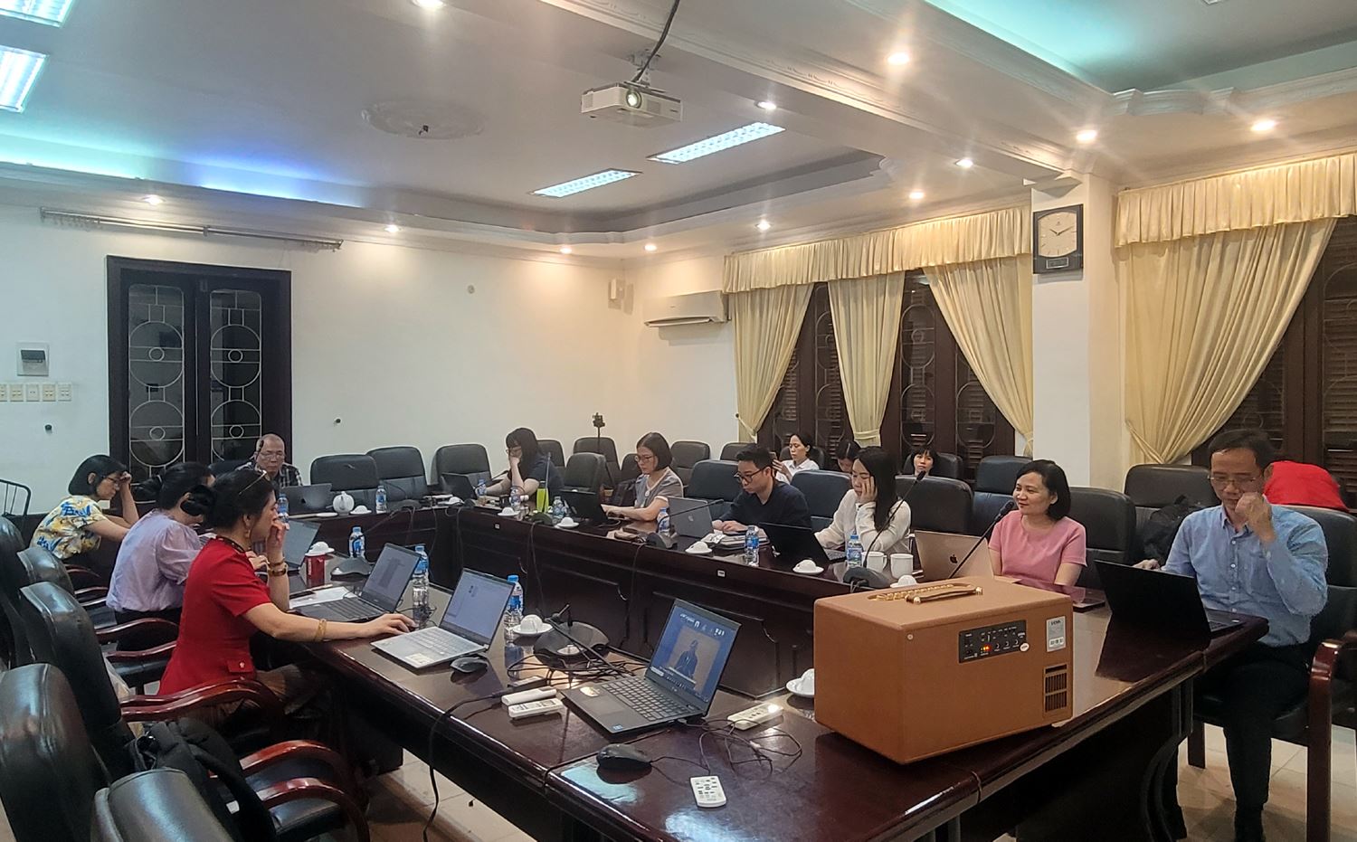 Viện Nhà nước và Pháp luật tham dự Hội nghị toàn quốc nghiên cứu, học tập, quán triệt và triển khai thực hiện Nghị quyết Hội nghị lần thứ hai Ban Chấp hành Trung ương Đảng khóa XIV