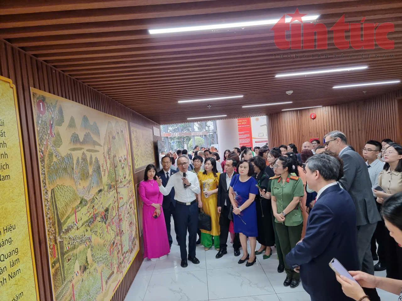Anh-tin-bai